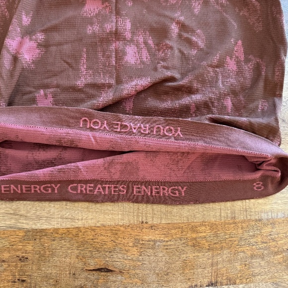 Lululemon Athletic Short Sleeve Activewear Tech Top, Excellent Condition, Size 8 - Picture 3 of 3